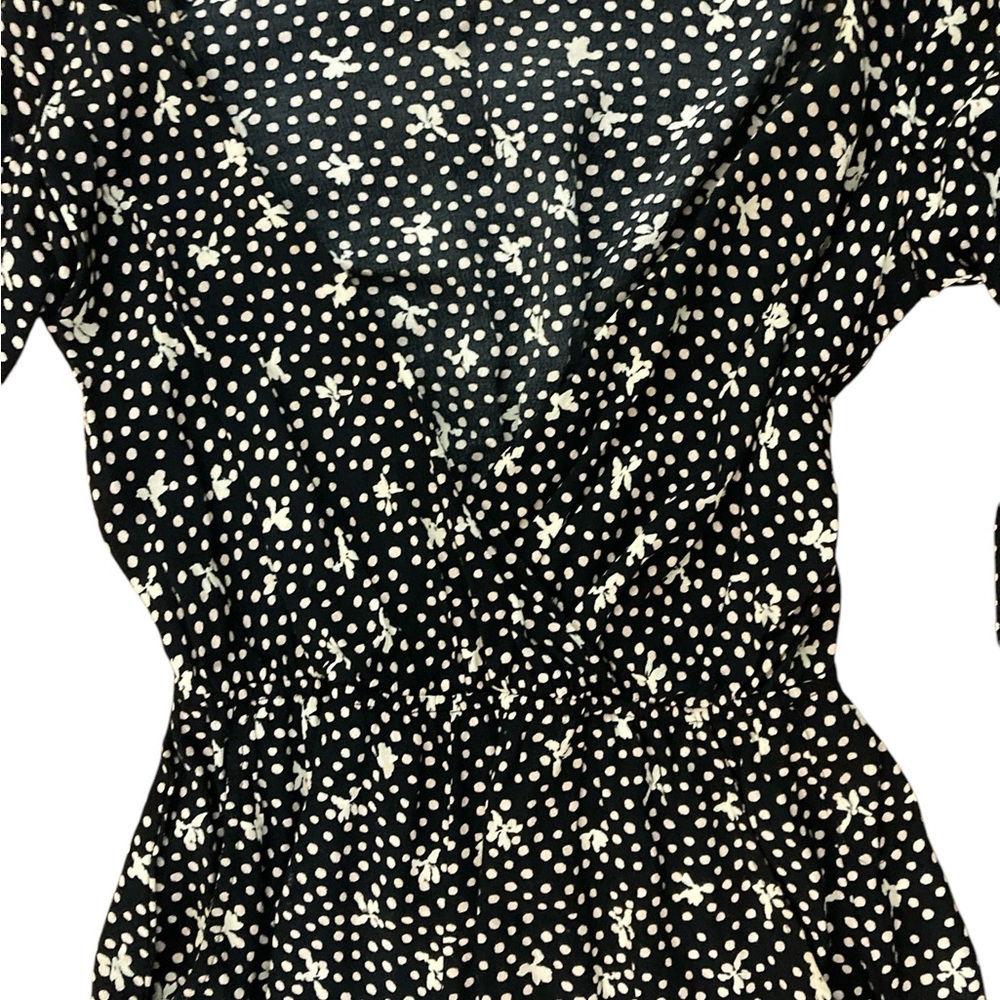 LOVESTITCH Black and White Dot Floral Long Sleeve Romper-size Medium- SO CUTE! - Picture 2 of 7